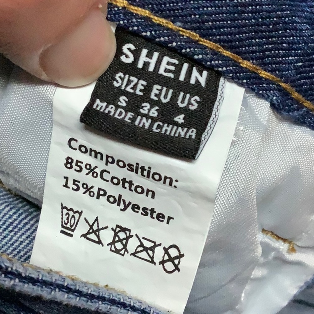 🔴 Shein butterfly print straight leg jeans - Picture 5 of 5